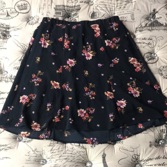 Bobeau Floral Midi Skirt - Picture 3 of 5
